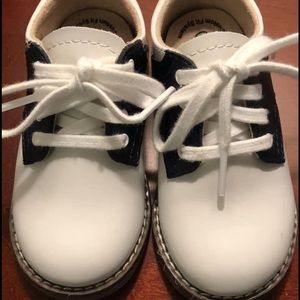 FootMates Navy/White Saddle shoe